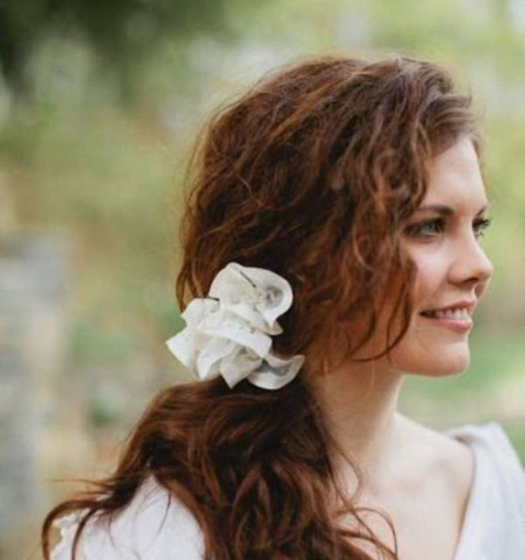 Curly Hairstyle Ideas for Your Wedding Day