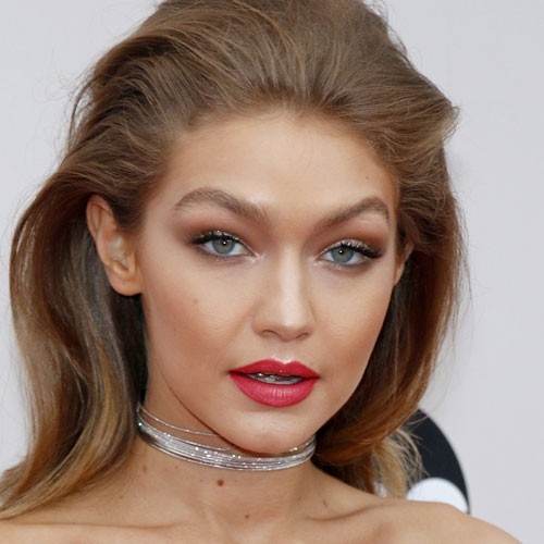 Gigi-Hadid-is-Red-Hot_DGG-059032